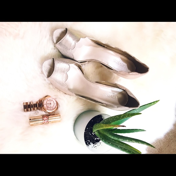 Silver/Gold David’s Bridal Peep Toe Pumps - Picture 2 of 2